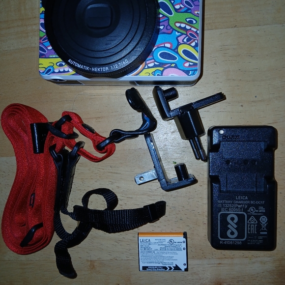 LEICA Sofort Instant Film Camera 2753 - Picture 8 of 16